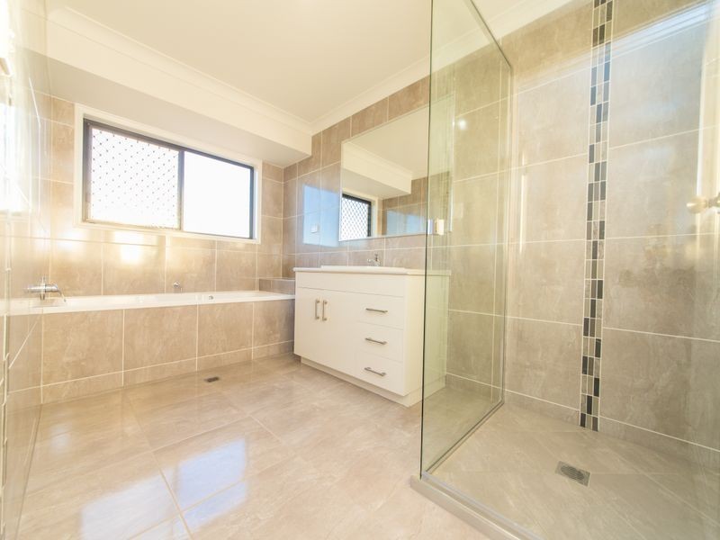 70 Leichhardt Drive, Gracemere QLD 4702