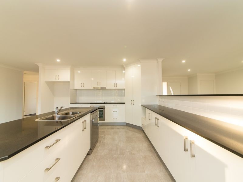 70 Leichhardt Drive, Gracemere QLD 4702