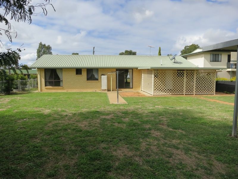 4 Cowan Street, Gracemere QLD 4702