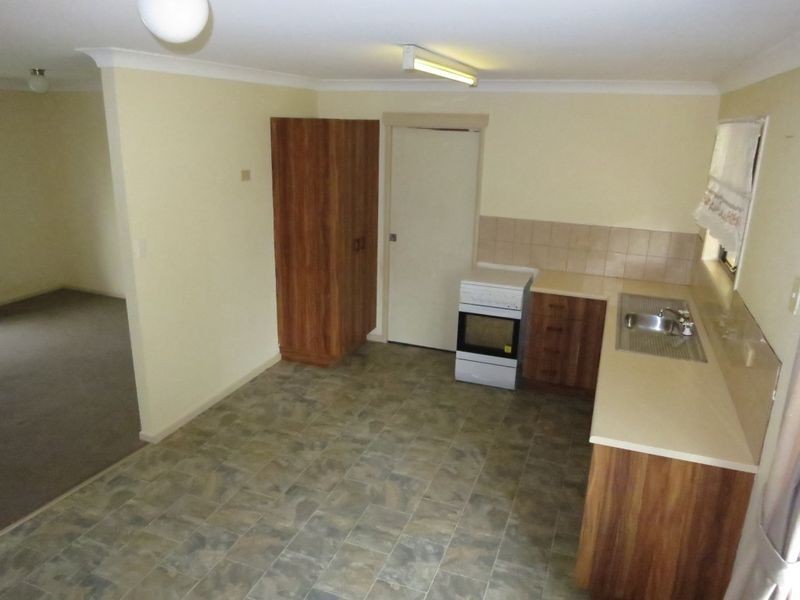 4 Cowan Street, Gracemere QLD 4702