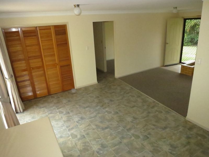 4 Cowan Street, Gracemere QLD 4702