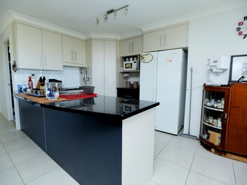 8 Emery Street, Gracemere QLD 4702