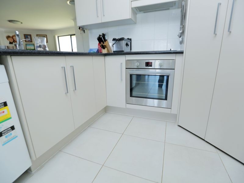 8 Emery Street, Gracemere QLD 4702