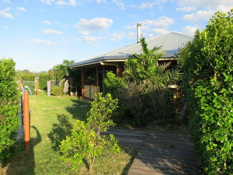 24 Sturt Drive, Glendale QLD 4711