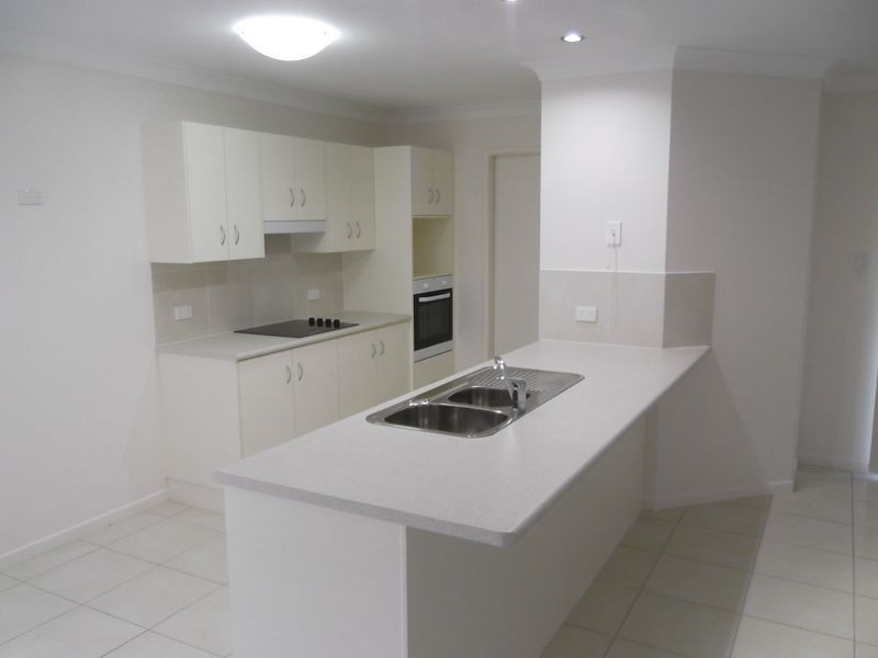 8 Jane Crescent, Gracemere QLD 4702