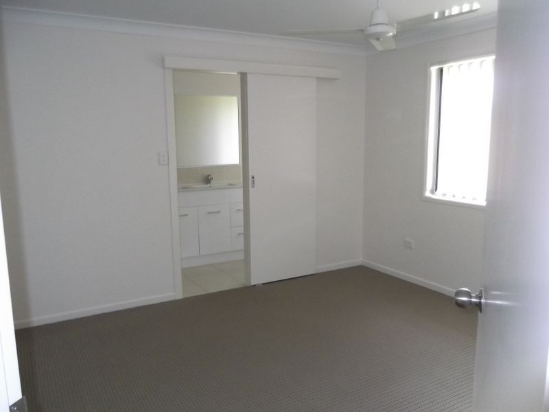 8 Jane Crescent, Gracemere QLD 4702