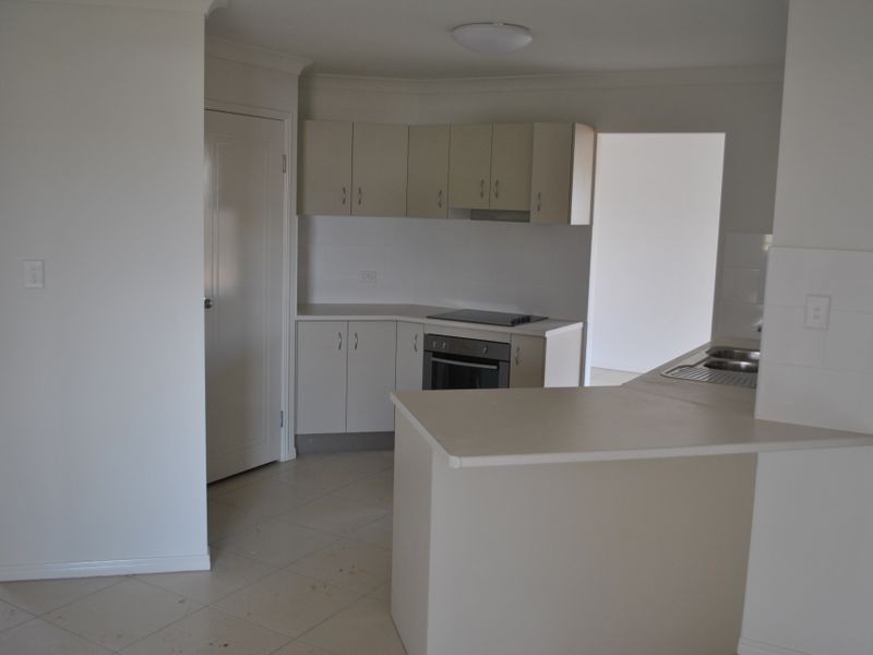 241/ John Oxley Drive, Gracemere QLD 4702