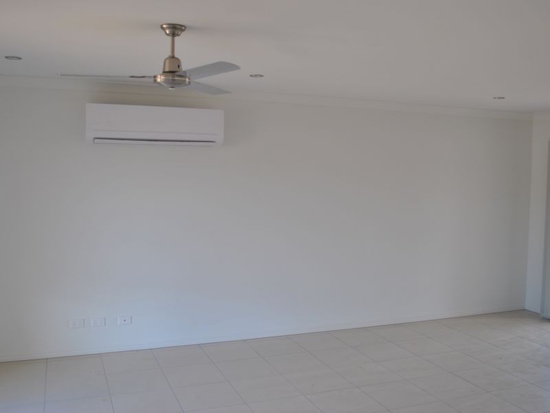 241/ John Oxley Drive, Gracemere QLD 4702