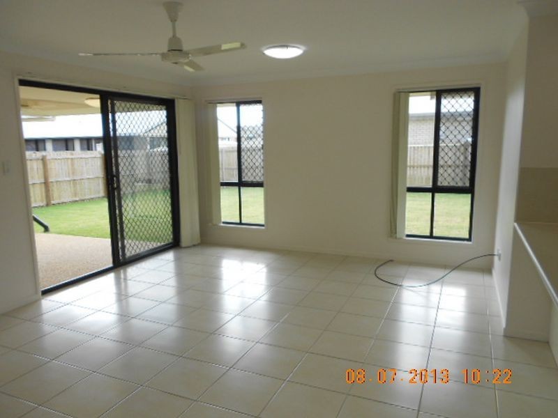 14 Jane Crescent, Gracemere QLD 4702