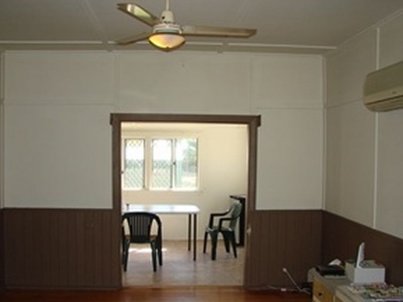 27 Card Street, Berserker QLD 4701