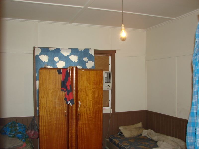 27 Card Street, Berserker QLD 4701