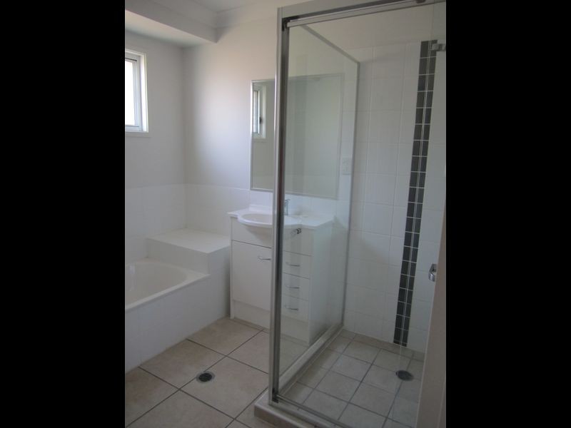 14 Violet Drive, Gracemere QLD 4702