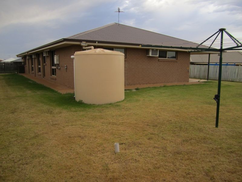 25 Joseph Street, Gracemere QLD 4702