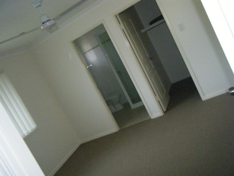 27 Riley Drive, Gracemere QLD 4702