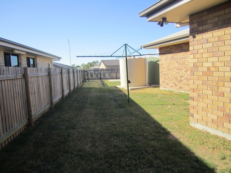 27 Riley Drive, Gracemere QLD 4702