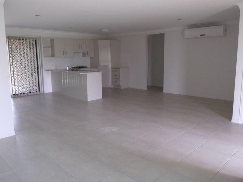17 Tippett Crescent, Gracemere QLD 4702