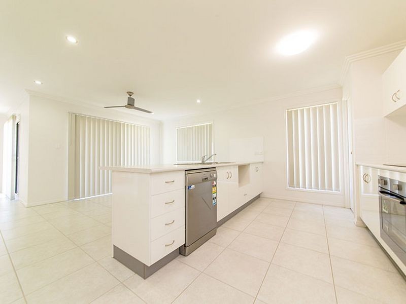 6 Burke & Wills Drive, Gracemere QLD 4702