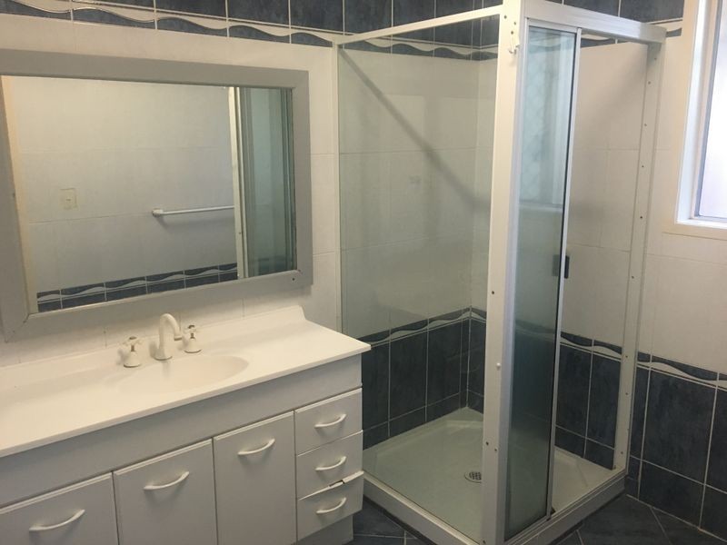 2/277 Blanchfield Street, Koongal QLD 4701
