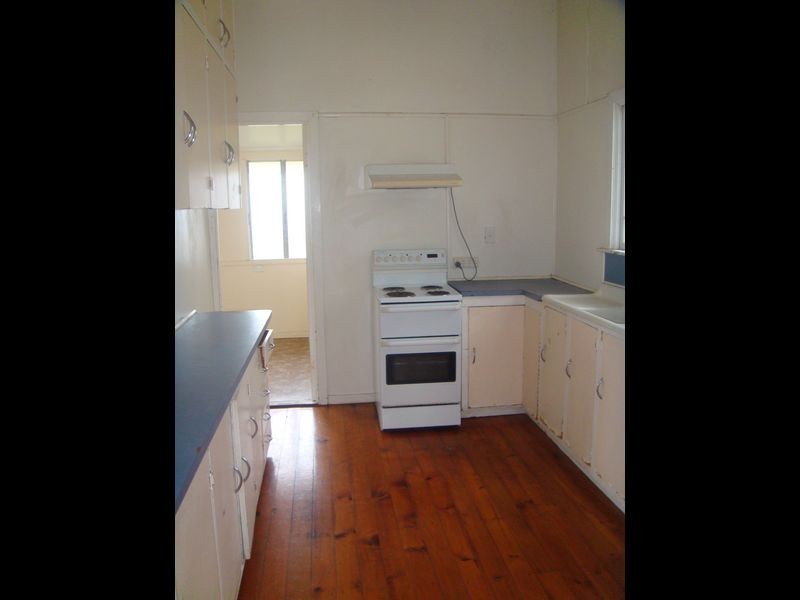 33 Ellis Street, Berserker QLD 4701