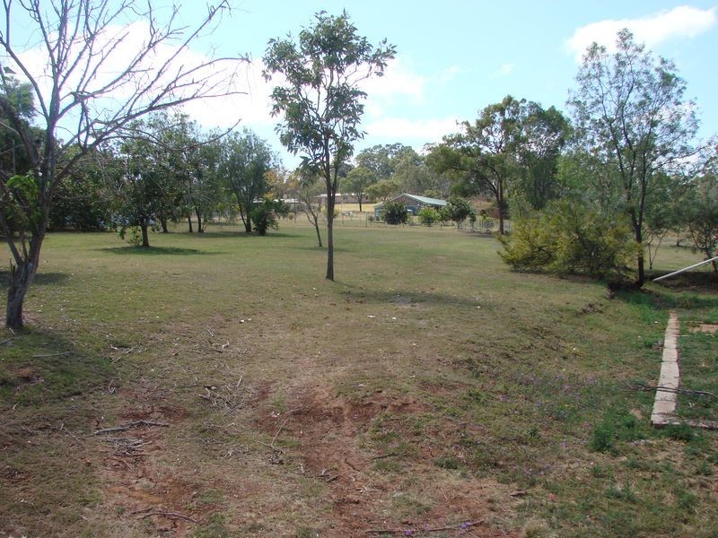 2 Radloff Street, Baree QLD 4714