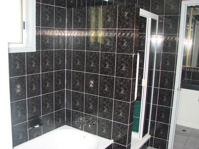 4 Lange Street, Frenchville QLD 4701