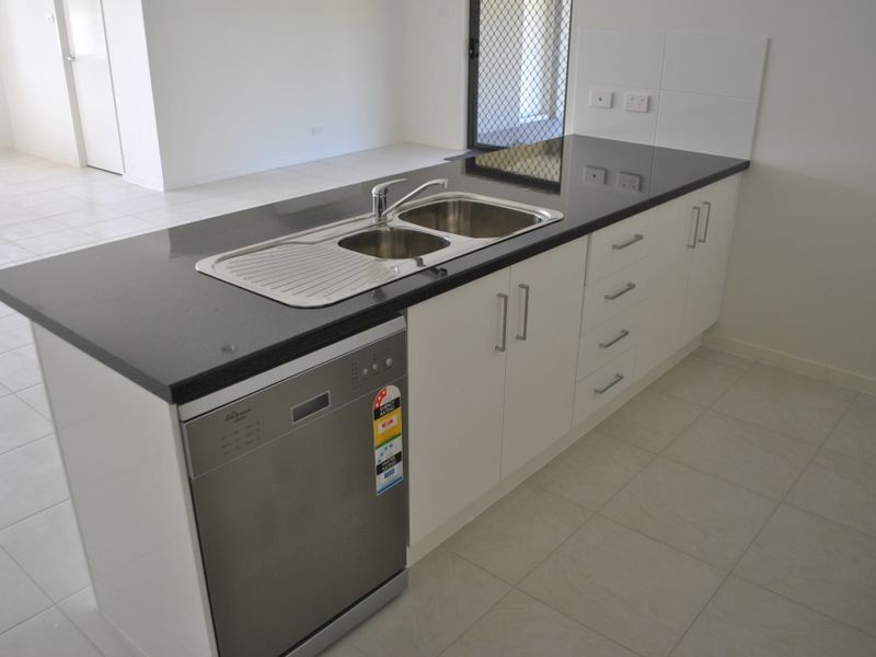 38 Brosnan Crescent, Parkhurst QLD 4702