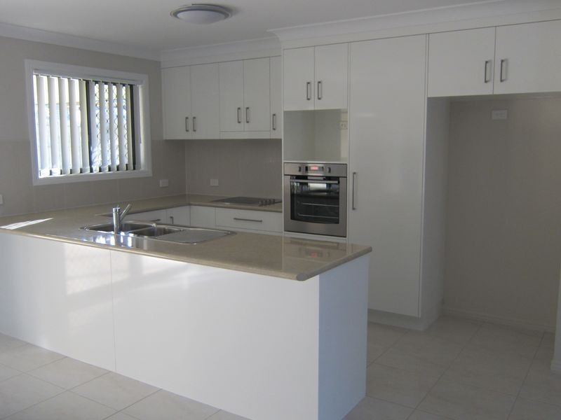 26 Burke & Wills Drive, Gracemere QLD 4702