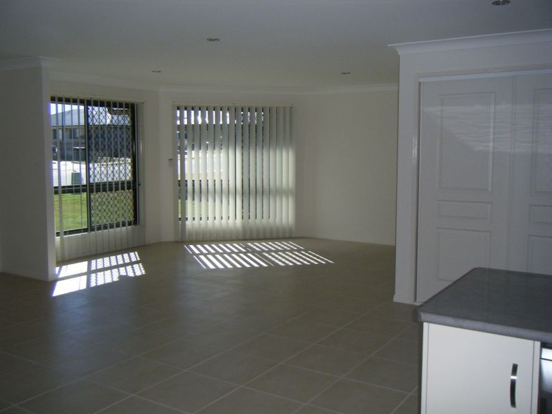 17 Audrey Drive, Gracemere QLD 4702