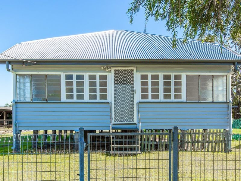 11 Nobbs Street, Berserker QLD 4701