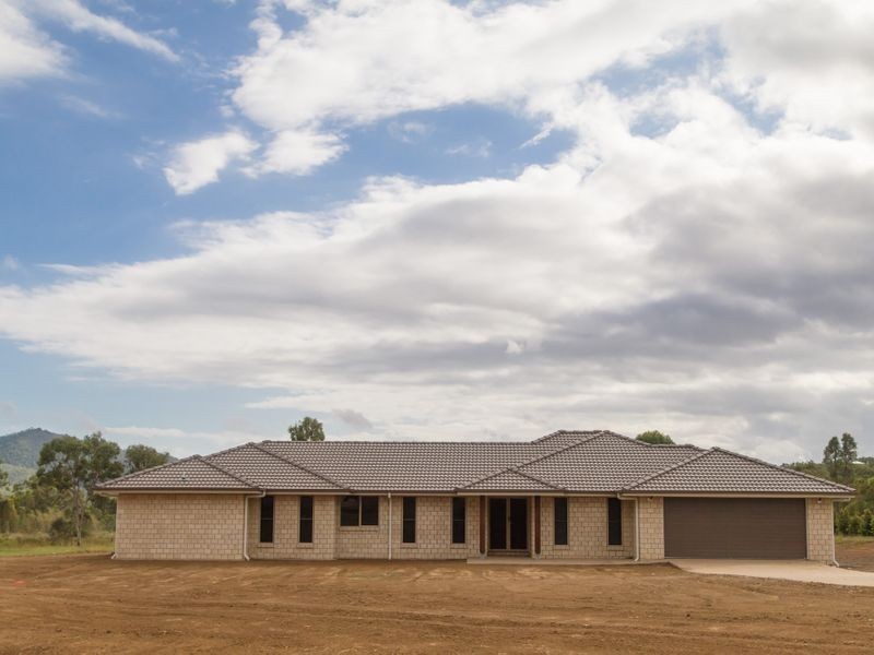 137/ Stirling Drive Paramount Park Estate, Rockyview QLD 4701