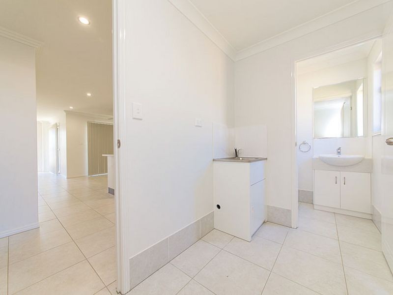 142 Stirling Drive Paramount Park Estate, Rockyview QLD 4701