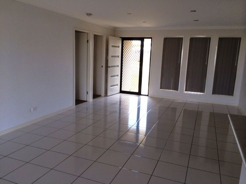 5 Ford Place, Gracemere QLD 4702