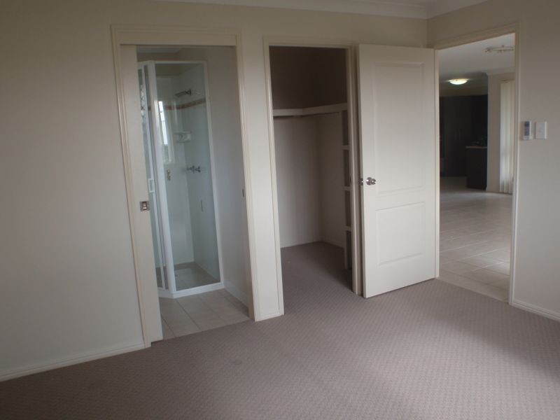 8 Annie Drive, Gracemere QLD 4702