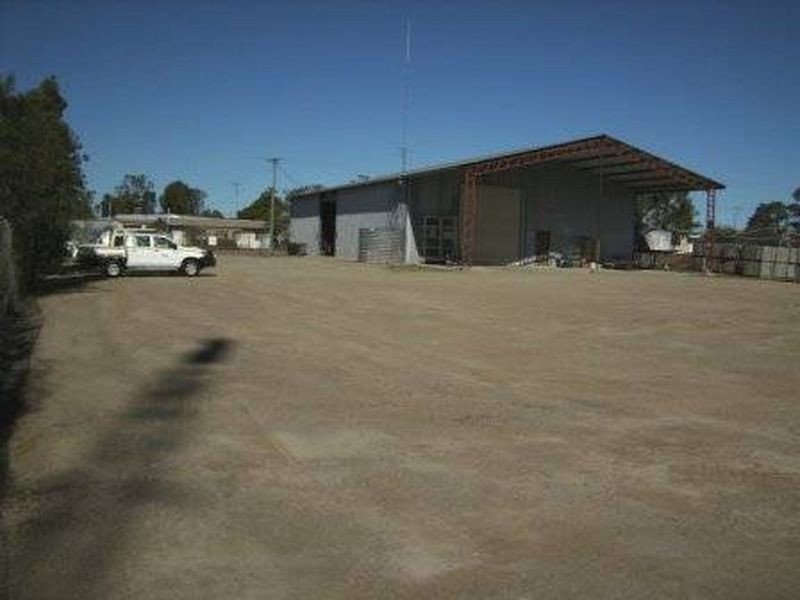 9-11 Okano Street, Moura QLD 4718