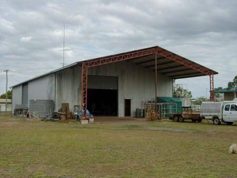 9-11 Okano Street, Moura QLD 4718