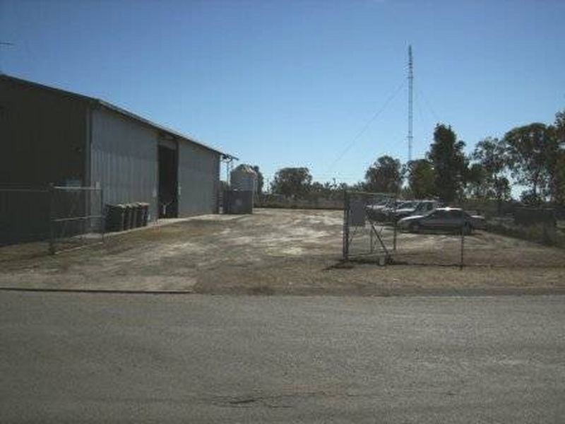 9-11 Okano Street, Moura QLD 4718