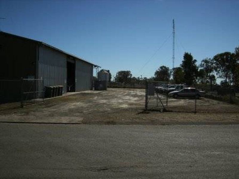 9-11 Okano Street, Moura QLD 4718