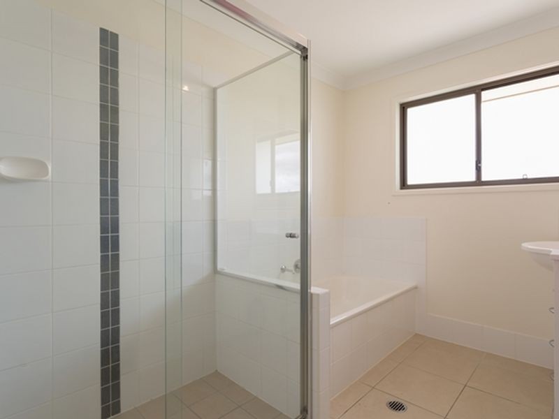 9 Chatterton Boulevard, Gracemere QLD 4702