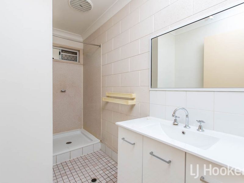 2/7 Poole Street, Kawana QLD 4701