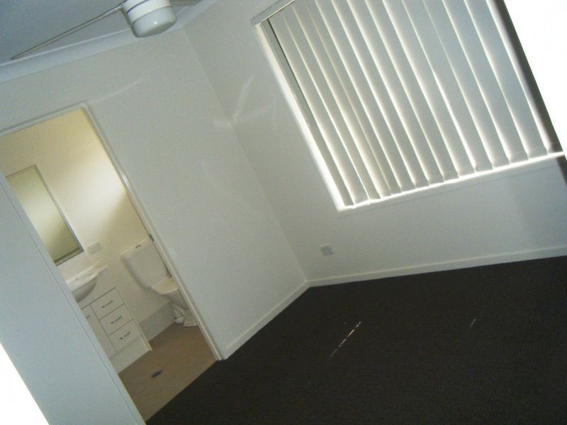 18 Chatterton Boulevard, Gracemere QLD 4702