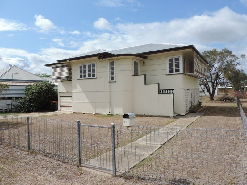42 Lucas Street, Berserker QLD 4701