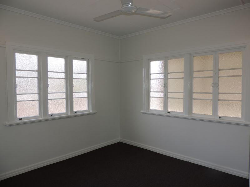 42 Lucas Street, Berserker QLD 4701