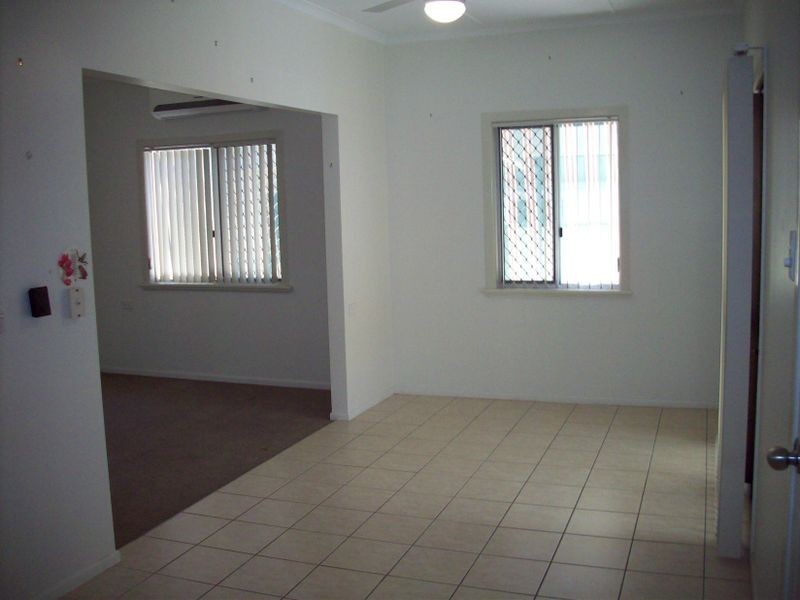 6 Renshaw Street, Park Avenue QLD 4701