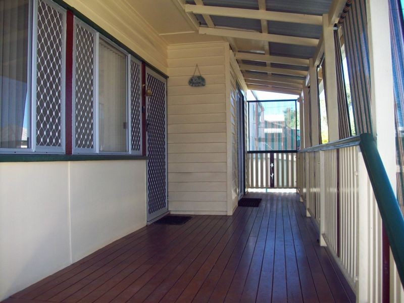 6 Renshaw Street, Park Avenue QLD 4701