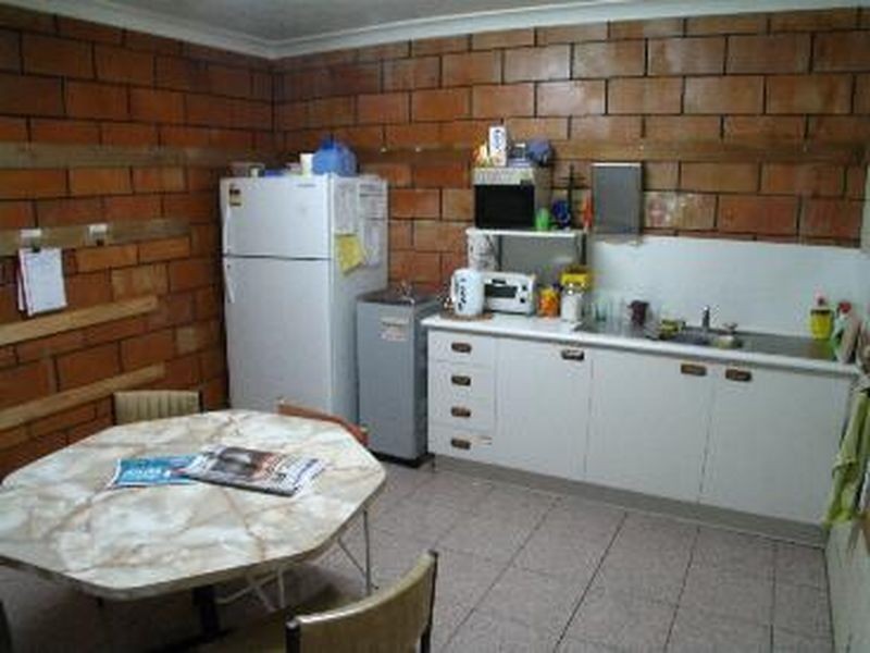 94 Elphinstone Street, Berserker QLD 4701