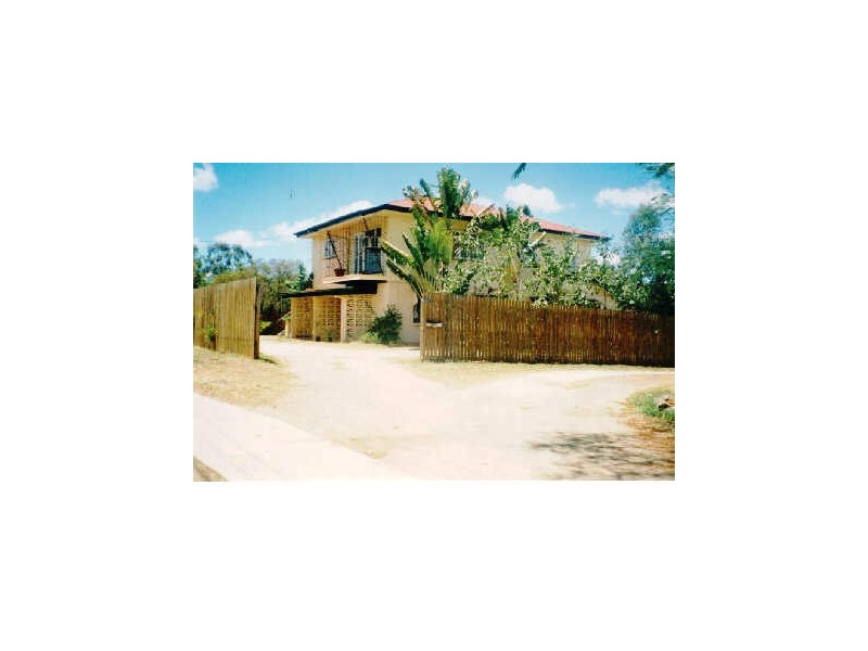 2/204 ELPHINSTONE STREET, North Rockhampton QLD 4701