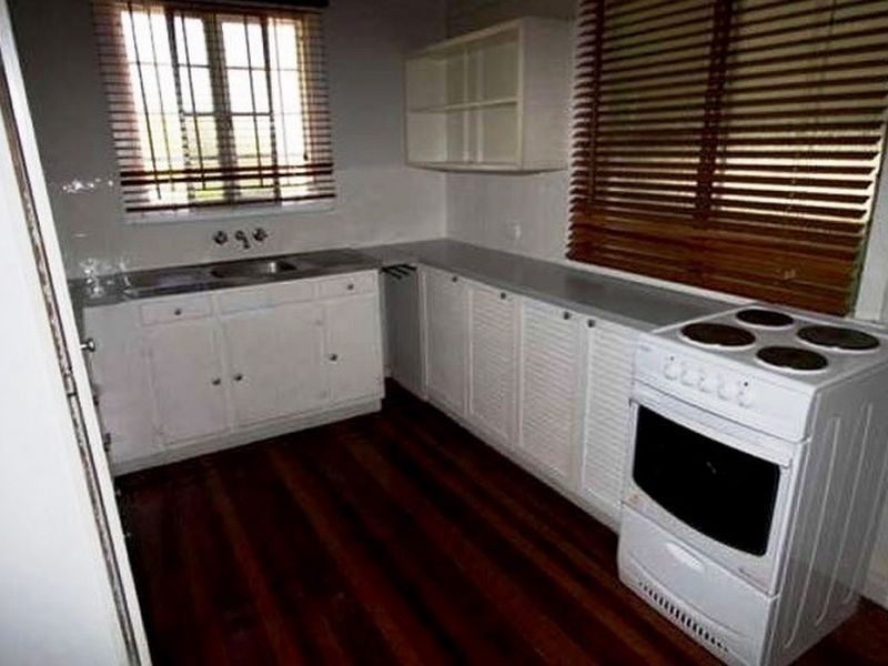 148 High Street, Berserker QLD 4701