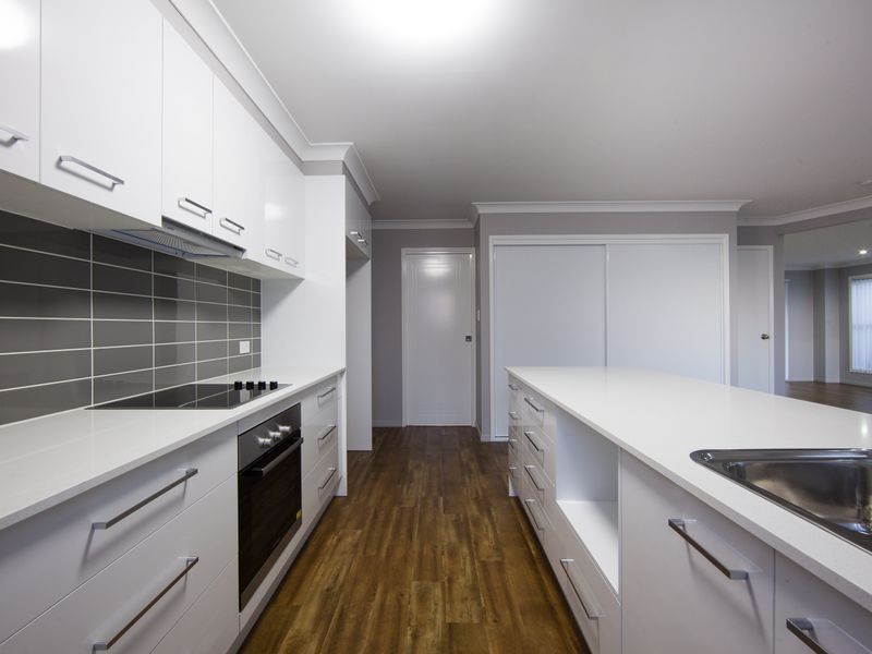 18b Lavarack Street, The Range QLD 4700