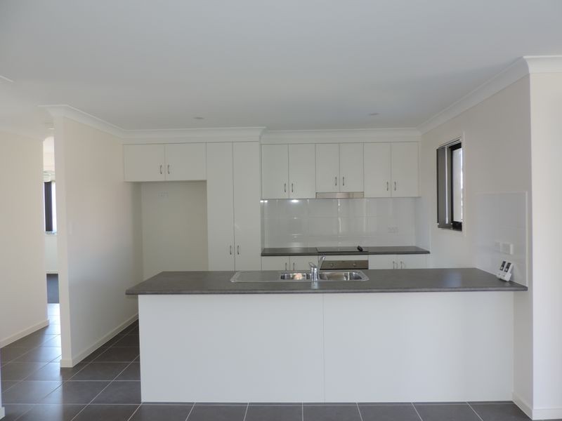 1 Gee Place, Gracemere QLD 4702