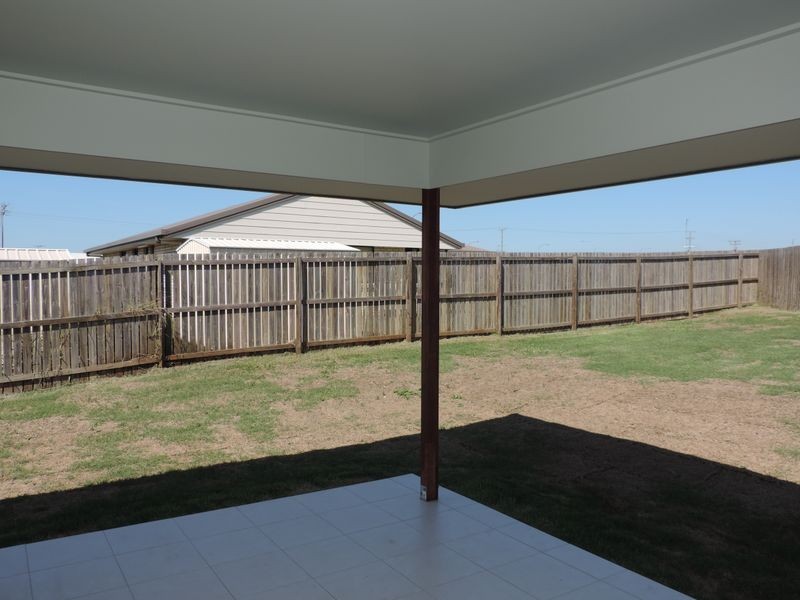 9 Gee Place, Gracemere QLD 4702